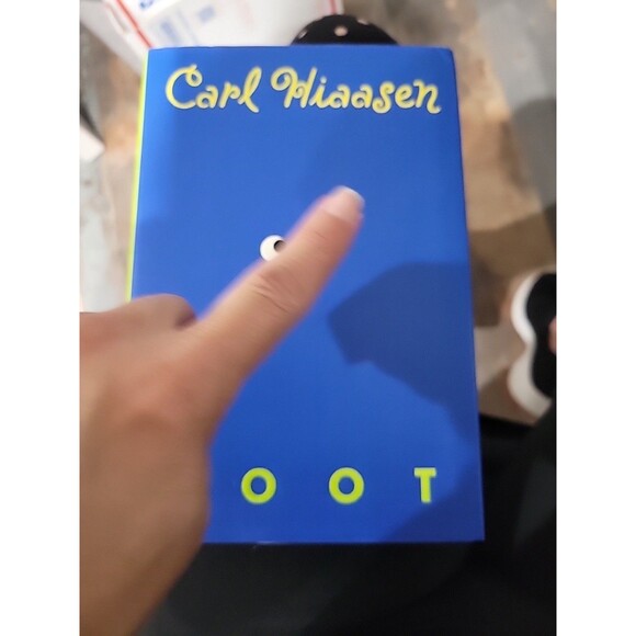 HOOT Carl Hiaasen 2002 Hardcover (1st Edition) Great for Collector - Picture 2 of 12